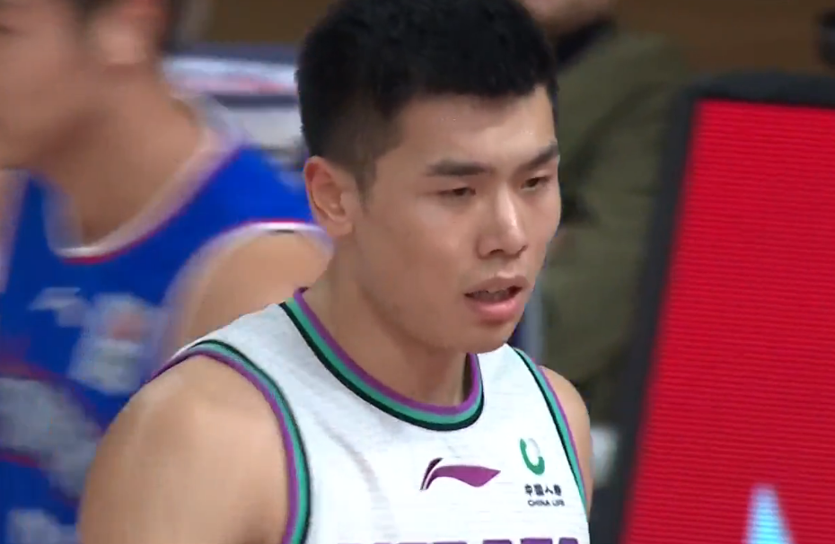 新秀刘毅的罚球,成为所有山东男篮后卫的榜样!都好好练练吧