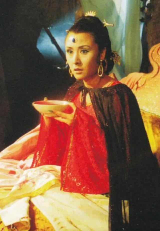 86版西游记未拍剧情蟒蛇精抢唐僧成亲猪八戒拱开稀柿同