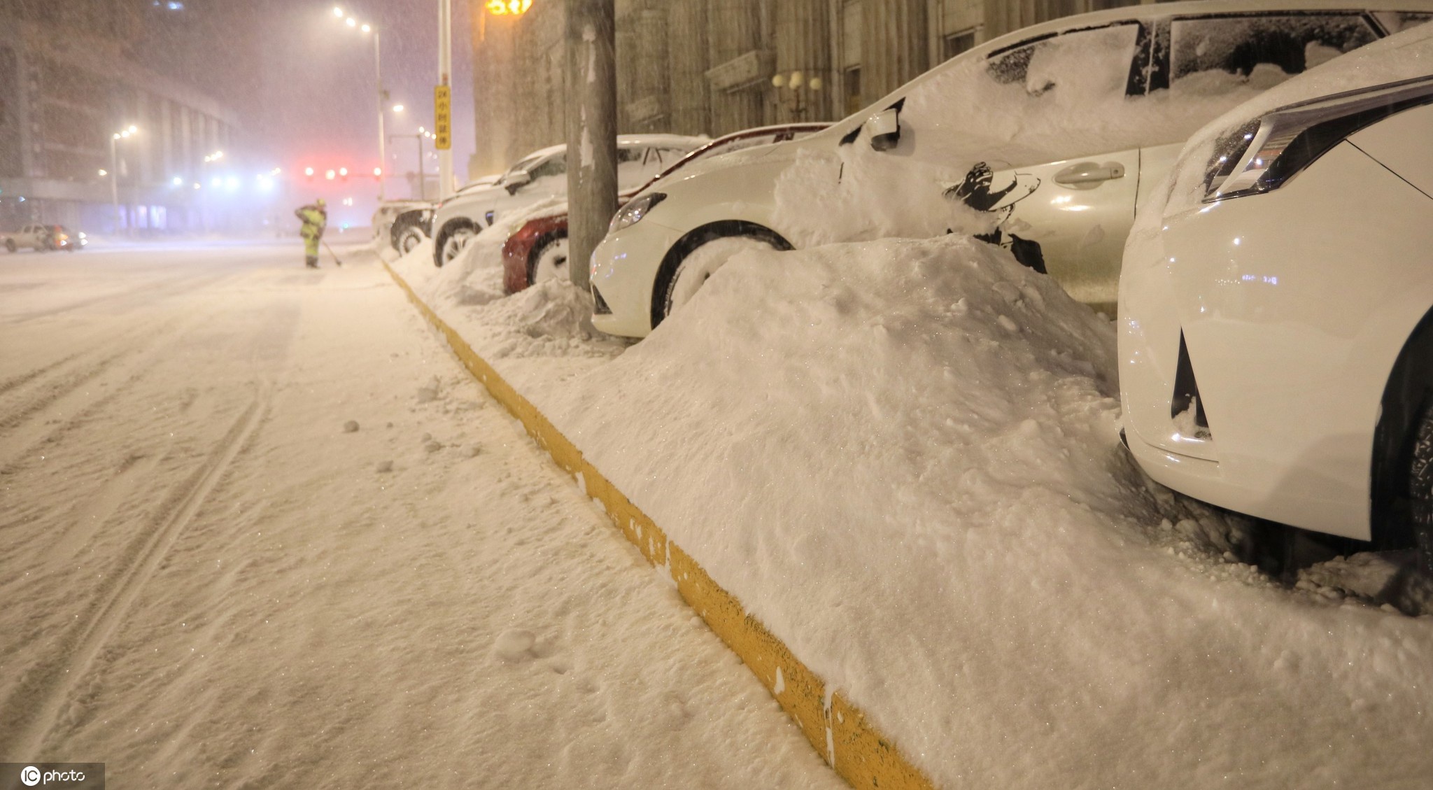 2020年11月19日,遭受罕见冻雨,暴雪灾害的中国东北省份吉林,黑龙江等