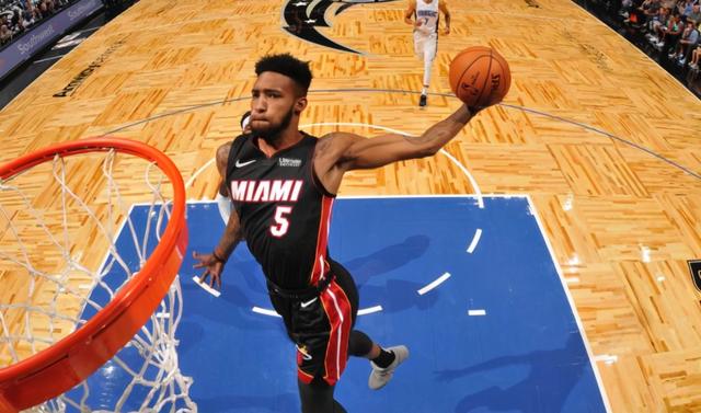 开拓者2年1900万签下扣篮王小琼斯