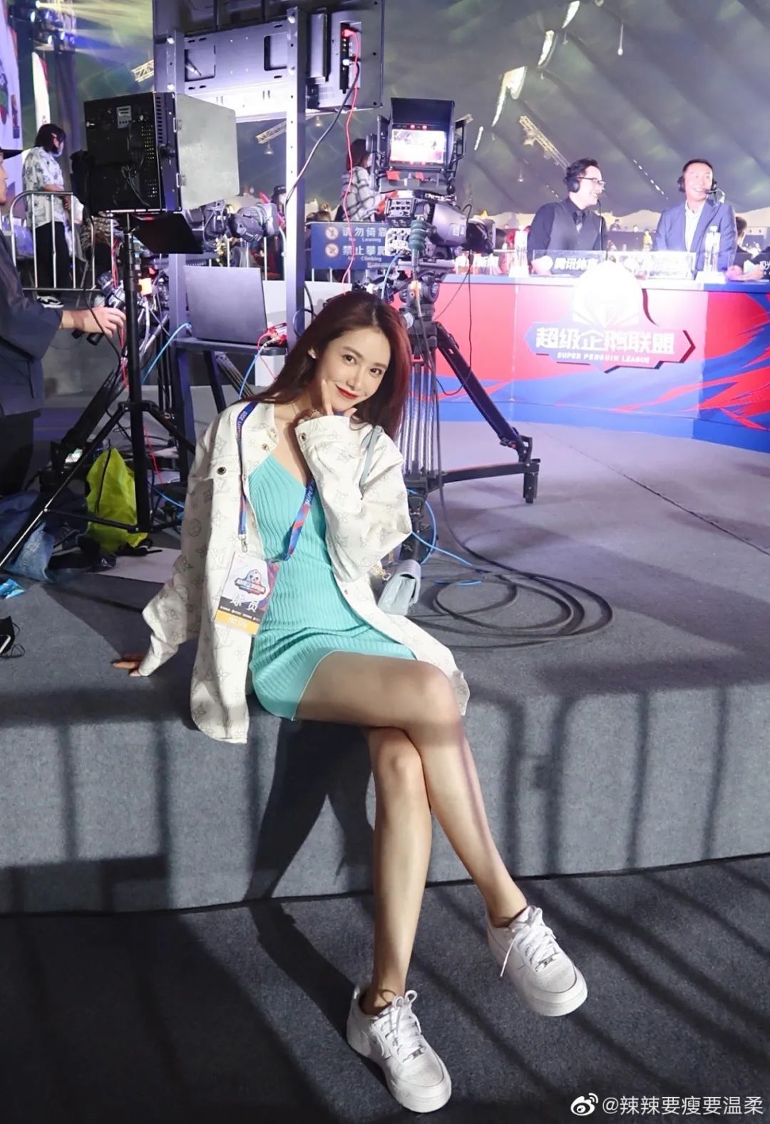 美娜首度回应与男友分手!美女不该受那么多质疑啊!