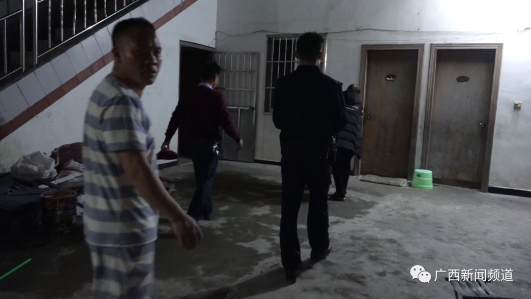 逃课玩手机与父亲引发矛盾，广西一初中女生竟要跳楼轻生！休闲区蓝鸢梦想 - Www.slyday.coM