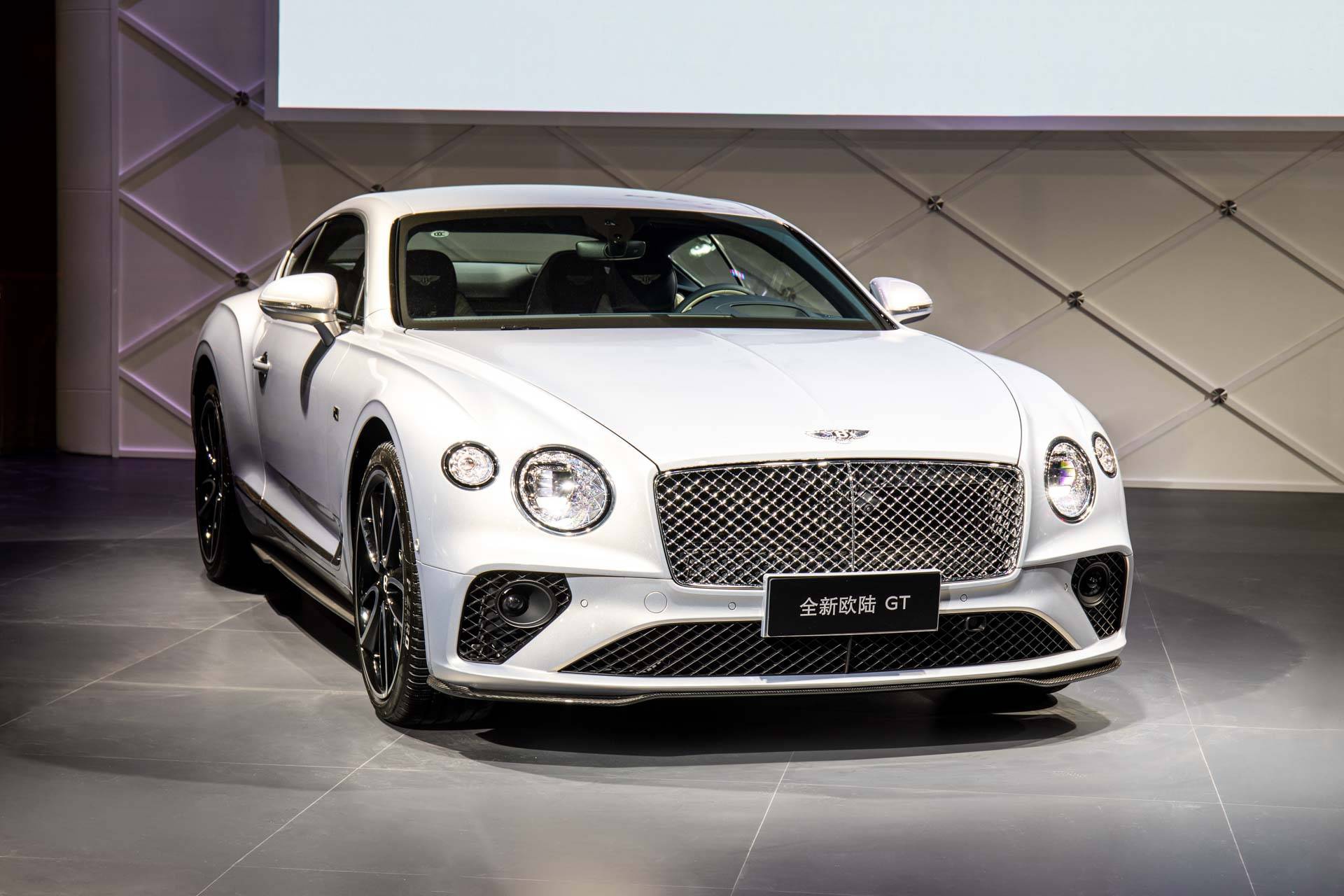 全新欧陆gt mulliner敞篷版于广州车展上演中国首秀-新浪汽车