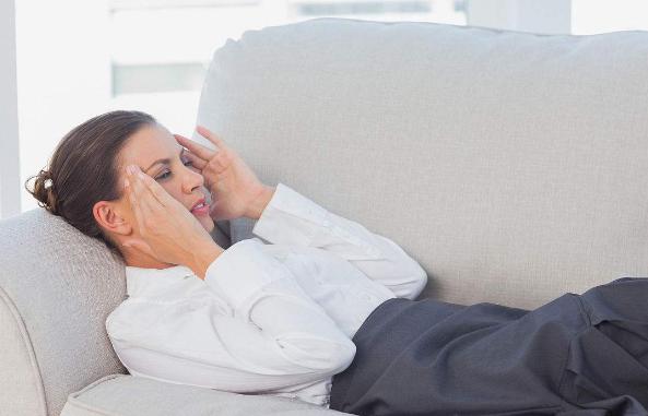 无法得到很好的休息,很容易越睡越疲惫,出现第二天起床感到疲困的情况