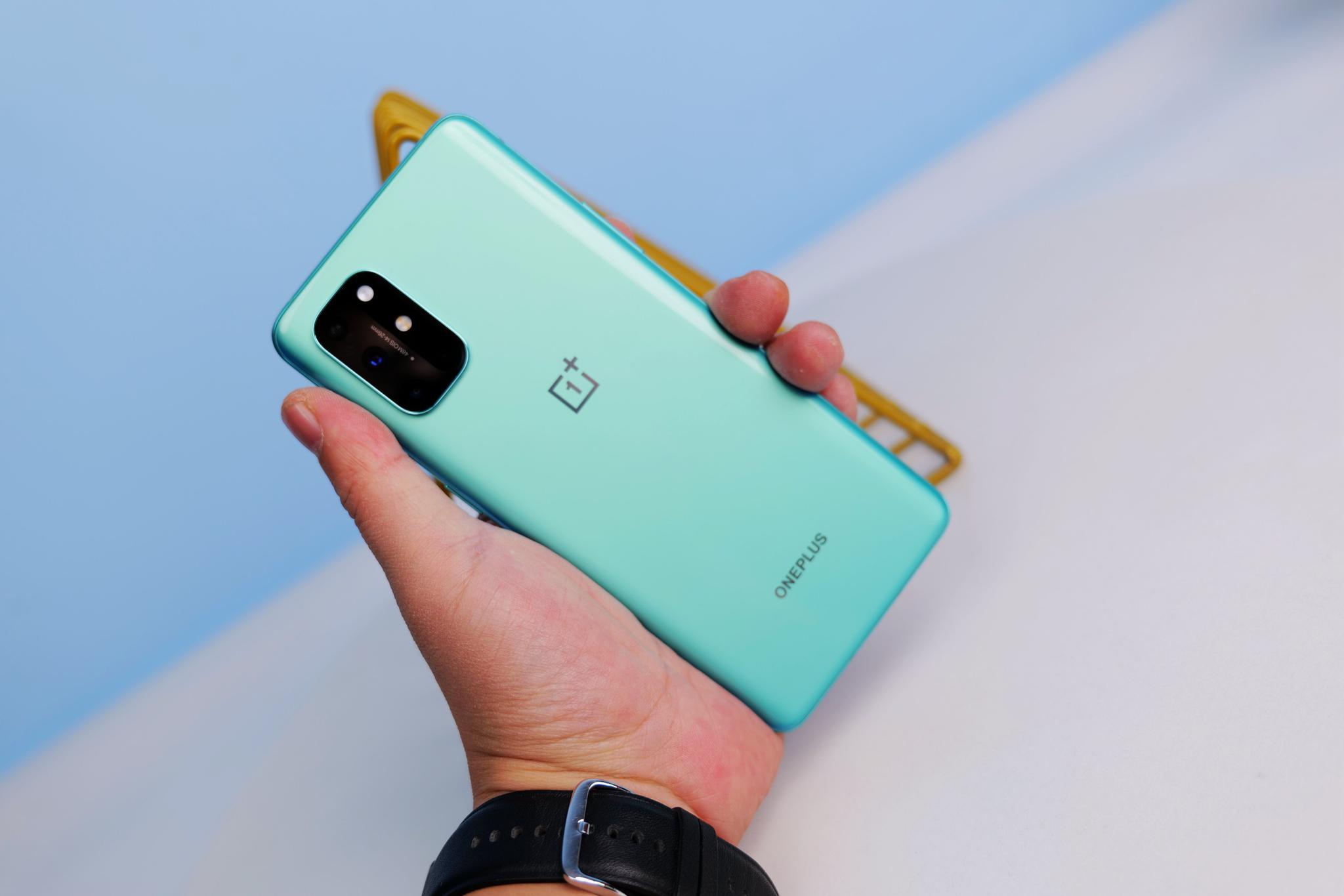 OnePlus 8T轻上手!终于明白真香机为何需要抢!