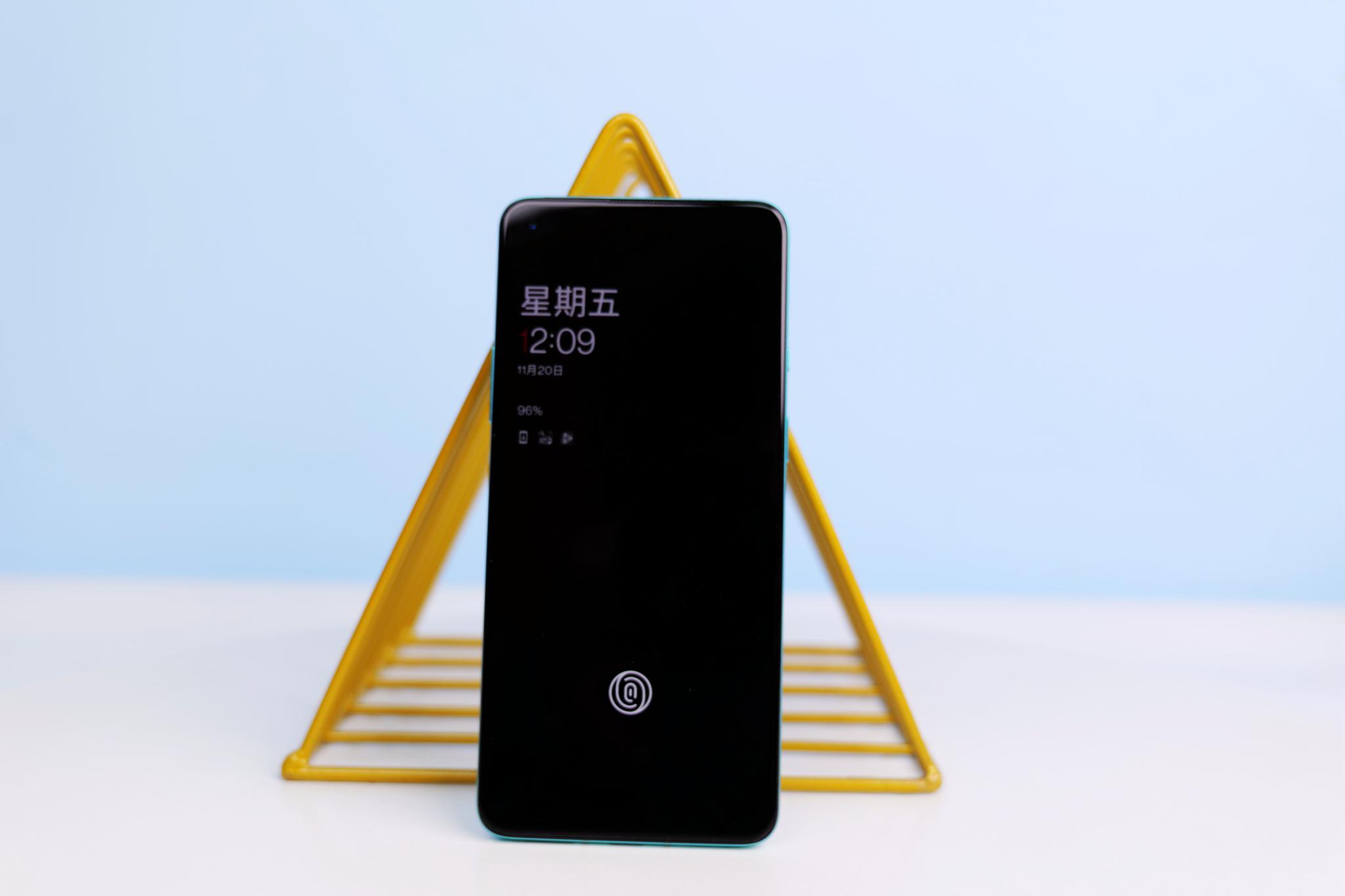 OnePlus 8T轻上手!终于明白真香机为何需要抢!