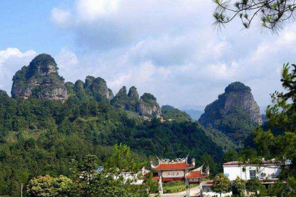 梅州"或增"一5a景区,距梅城仅88公里,人称差干"小桂林"