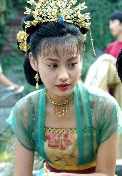 甚至调侃,这部剧不应该叫《小鱼儿与花无缺》,应该叫《江玉燕传奇》