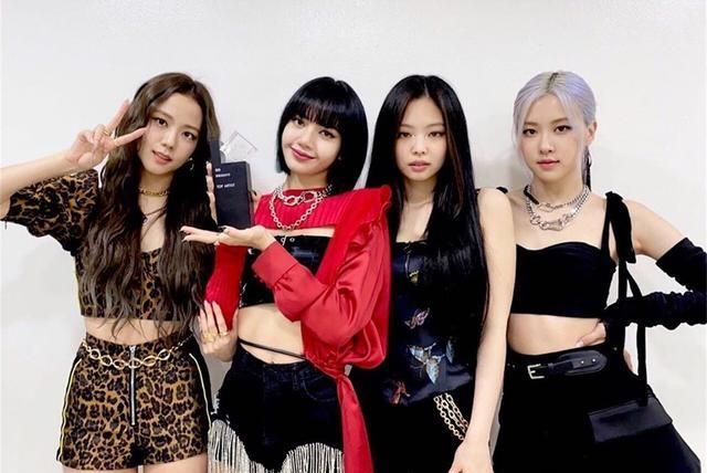 从出道到现在 Blackpink的服装 是不是变得越来越少呢 服装 穿着 衣服 新浪新闻