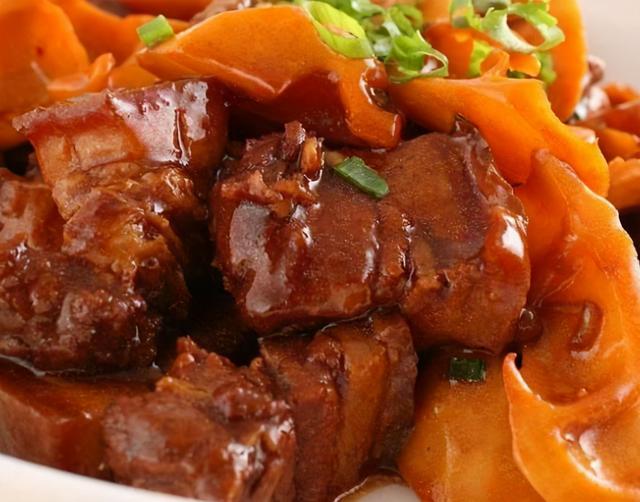 家常美食:春笋烧肉,香辣豆腐肉片,包菜炒香菇