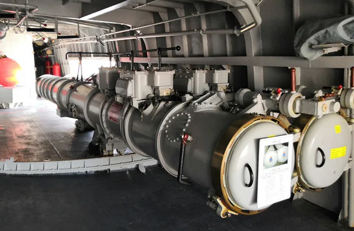 轮机采用9级轴流式低压压气机 8级轴流式高压压气机 环管式燃烧室设计