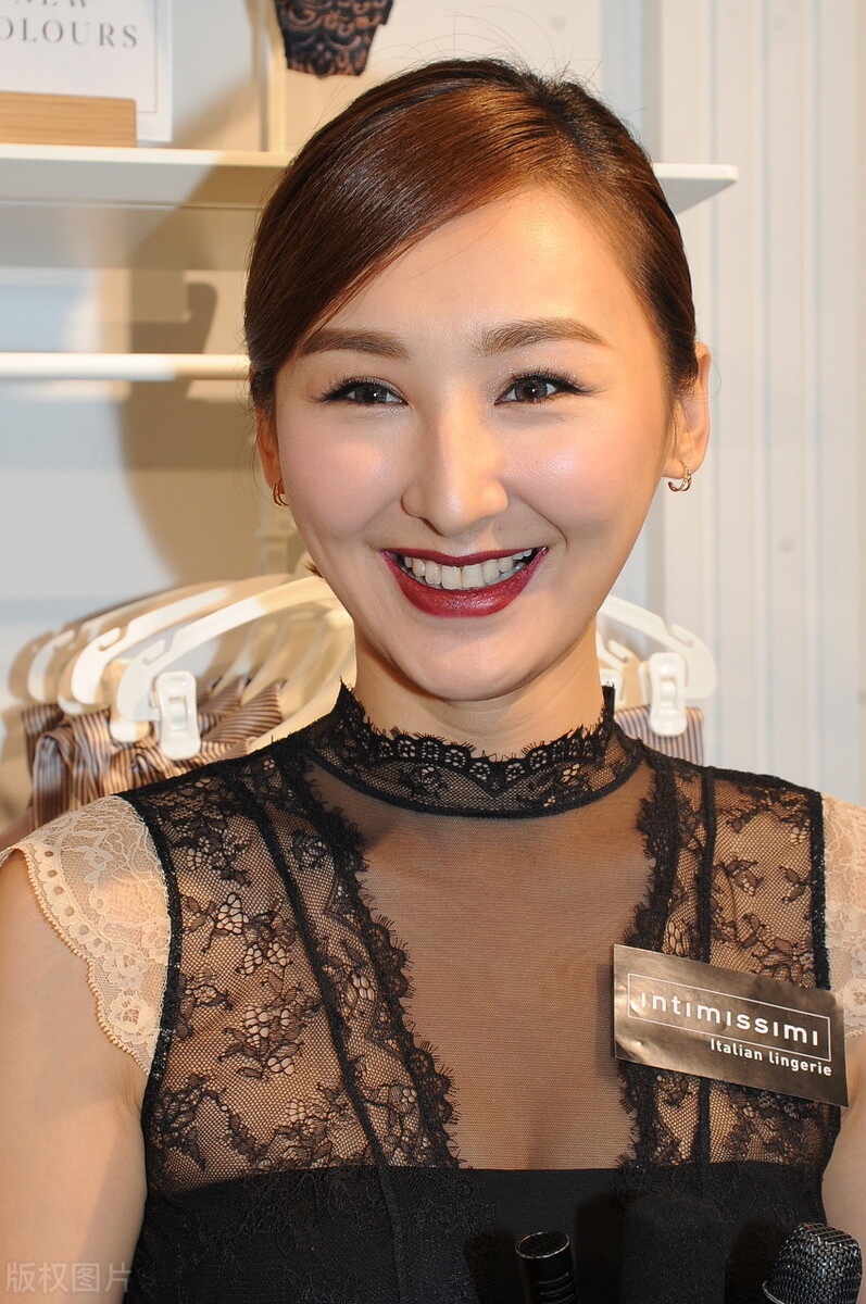 高海宁,气质真是满分 女人味十足