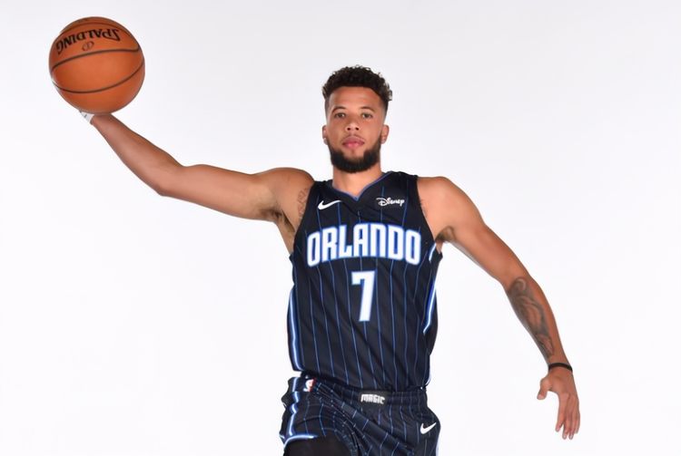 出道即巅峰代表!迈卡威达成协议回归魔术 上季仅1场20分