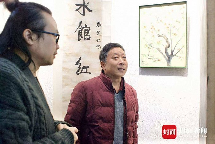 成都市美协主席姚叶红参观美术馆 图片来源：封面新闻 陈羽啸