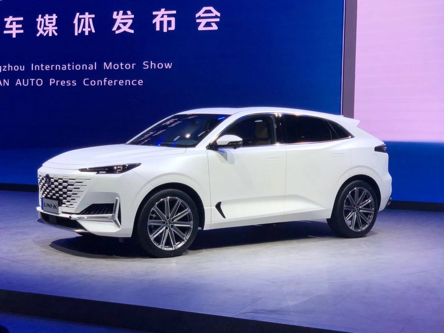 20t8at长安unik强势来袭配四显示屏