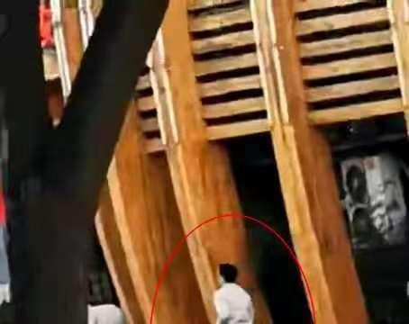 保定街头热血一幕:女子手机被偷走,男子路见不平帮追回休闲区蓝鸢梦想 - Www.slyday.coM 保定街头热血一幕:女子手机被偷走,男子路见不平帮追回休闲区蓝鸢梦想 - Www.slyday.coM