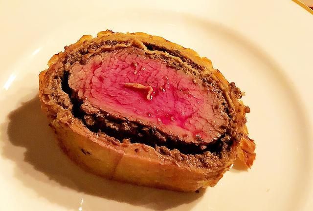 好先生孙红雷演绎惠灵顿牛排做法手法精湛完败法国厨师