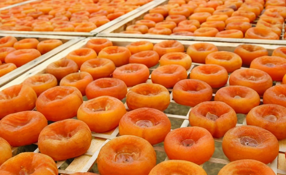 晒柿饼,直接晒就错了!多做2步,1周就能晒好,软糯香甜有嚼劲