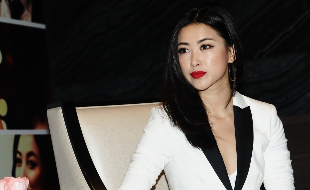 朱珠,气质太突出 看着真漂亮了