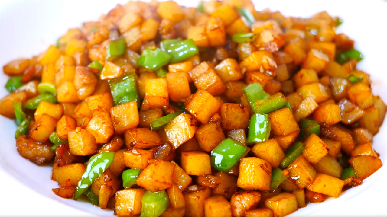 做法简单家常,比大鱼大肉更好吃,真解馋|土豆|炒三丁|家常_新浪新闻