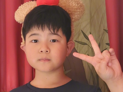 以为沙俊伯颜值够高了,直到看见弟弟,才知道啥是"偏心遗传"!