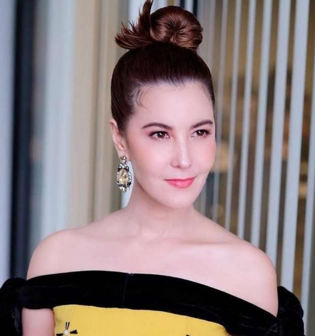 泰星tanya出生于军政世家,长相美艳高贵,曾出演过《咒布》,《炽爱游戏