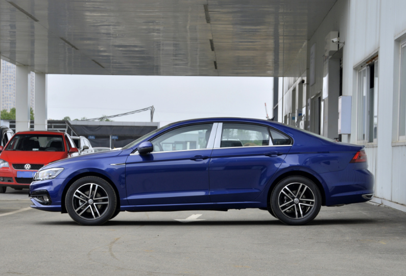 2021款大众凌渡实车到店,配无边框车门,1.5t发动机160马力