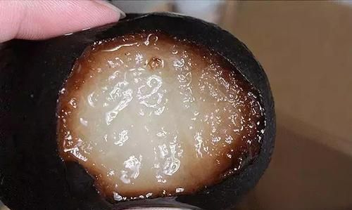 小伙网购东北冻梨,试吃后表示很失望,看到吃法后东北人已笑趴休闲区蓝鸢梦想 - Www.slyday.coM