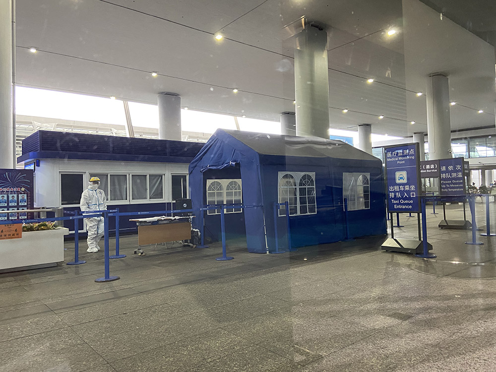 直击浦东机场旅客们体验如何工作人员们在忙什么图