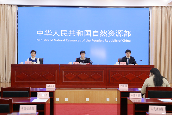 自然资源部通报农村乱占耕地建房典型案例：一些省份问题突出