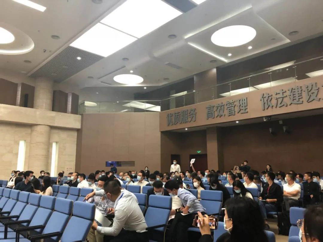 千万资产也是“无房刚需”！深圳网红盘引万人围猎，冻资340亿，贫穷又限制你我的想象！休闲区蓝鸢梦想 - Www.slyday.coM