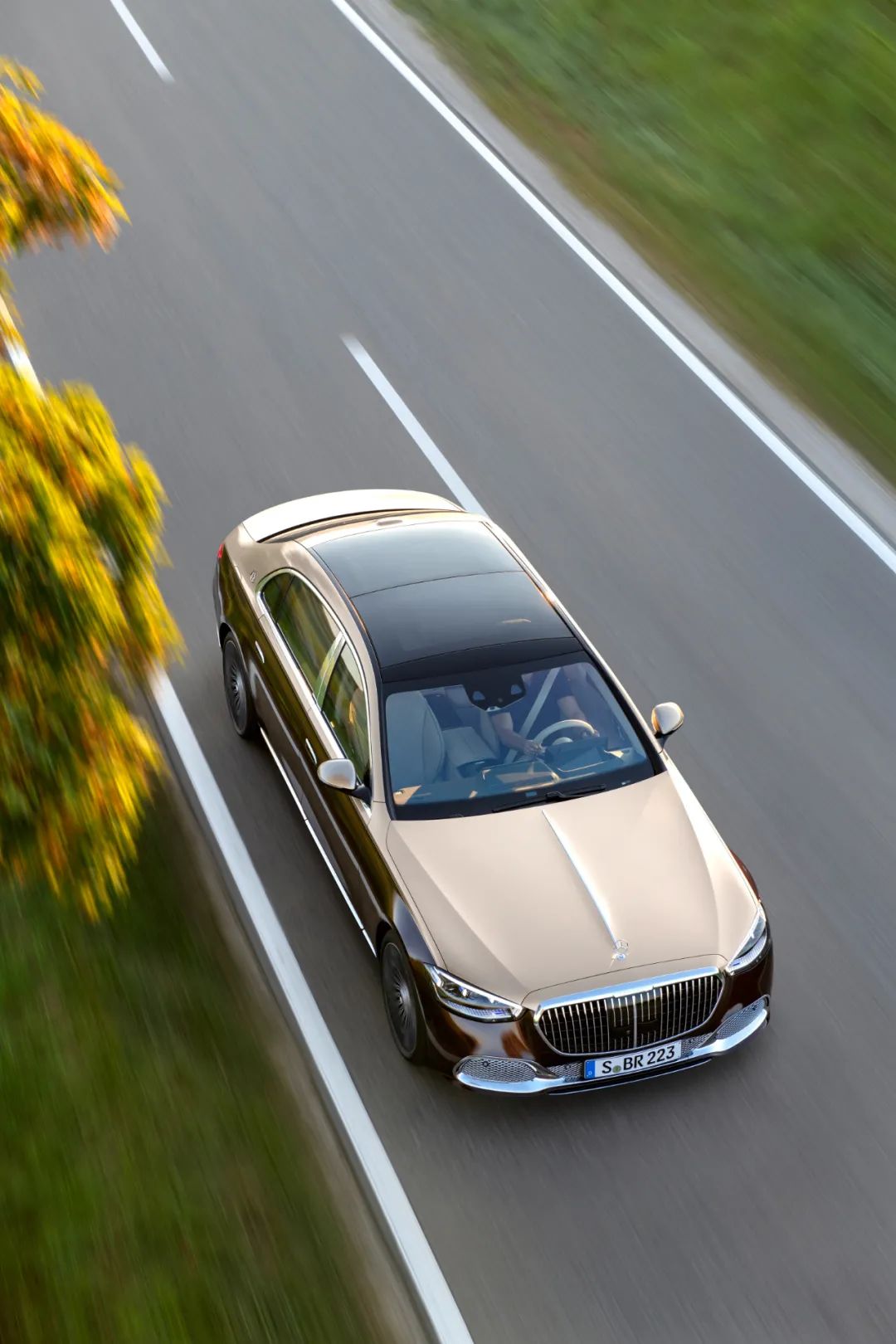 全新梅赛德斯-迈巴赫s级轿车:只需超越自己