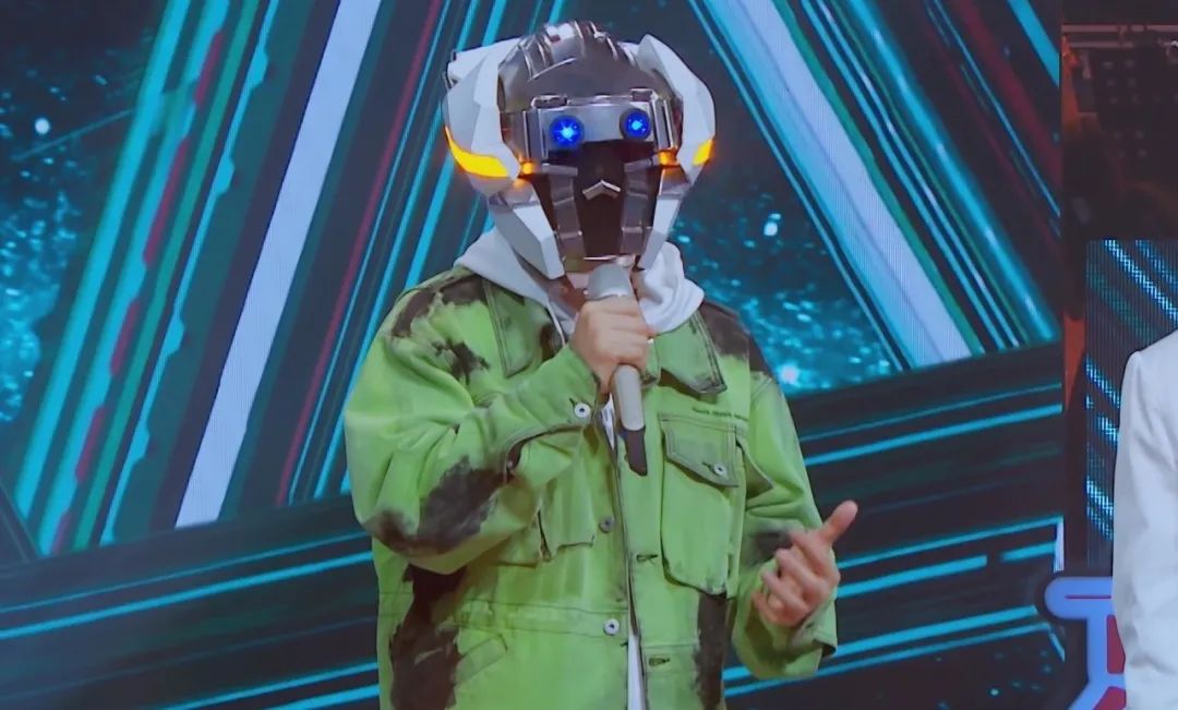 蒙面唱将播了4期总算放大招了和平哥会是甄子丹吗