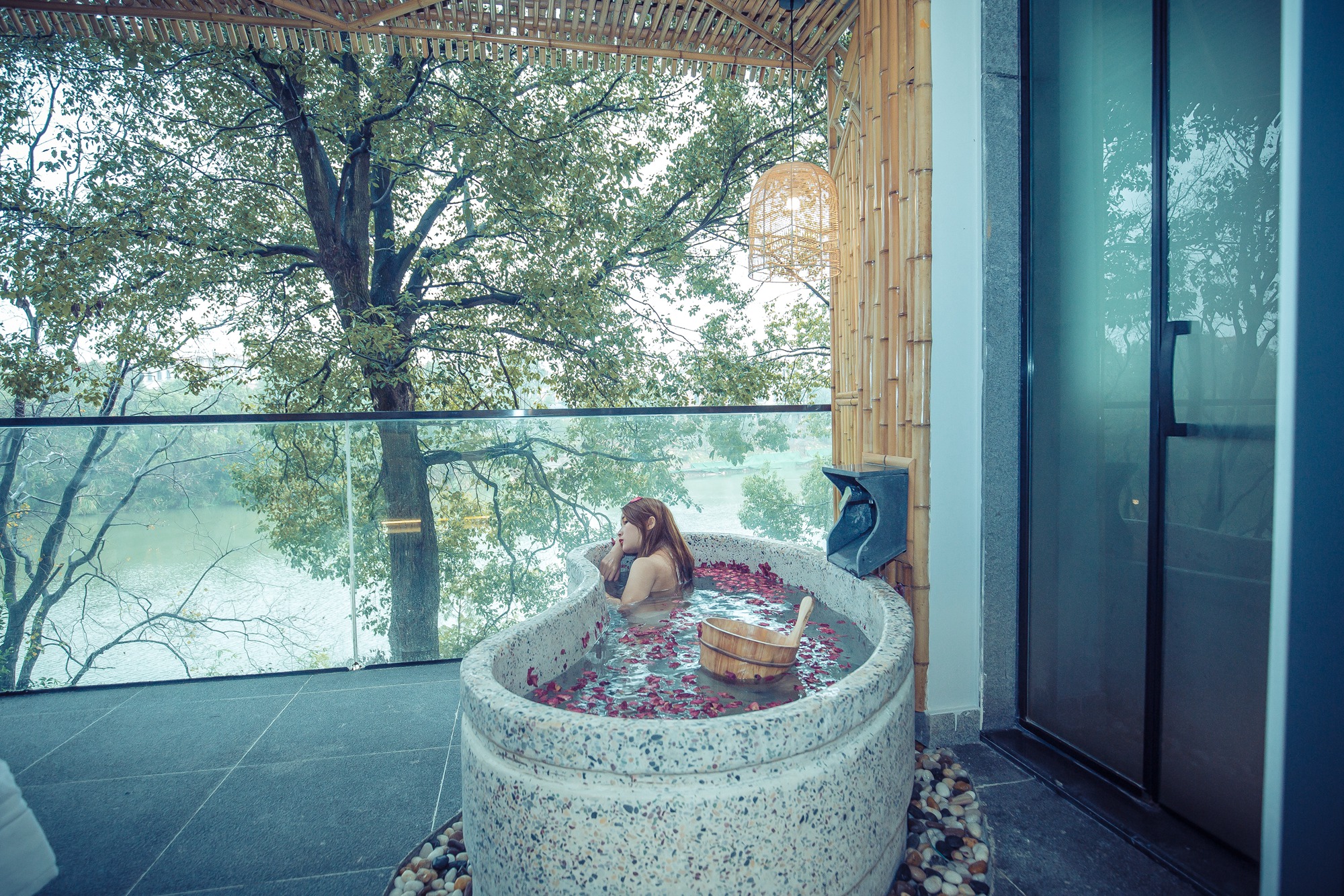 武汉一夜入冬何不开启免费的温泉之旅,还有私密汤房等你来泡