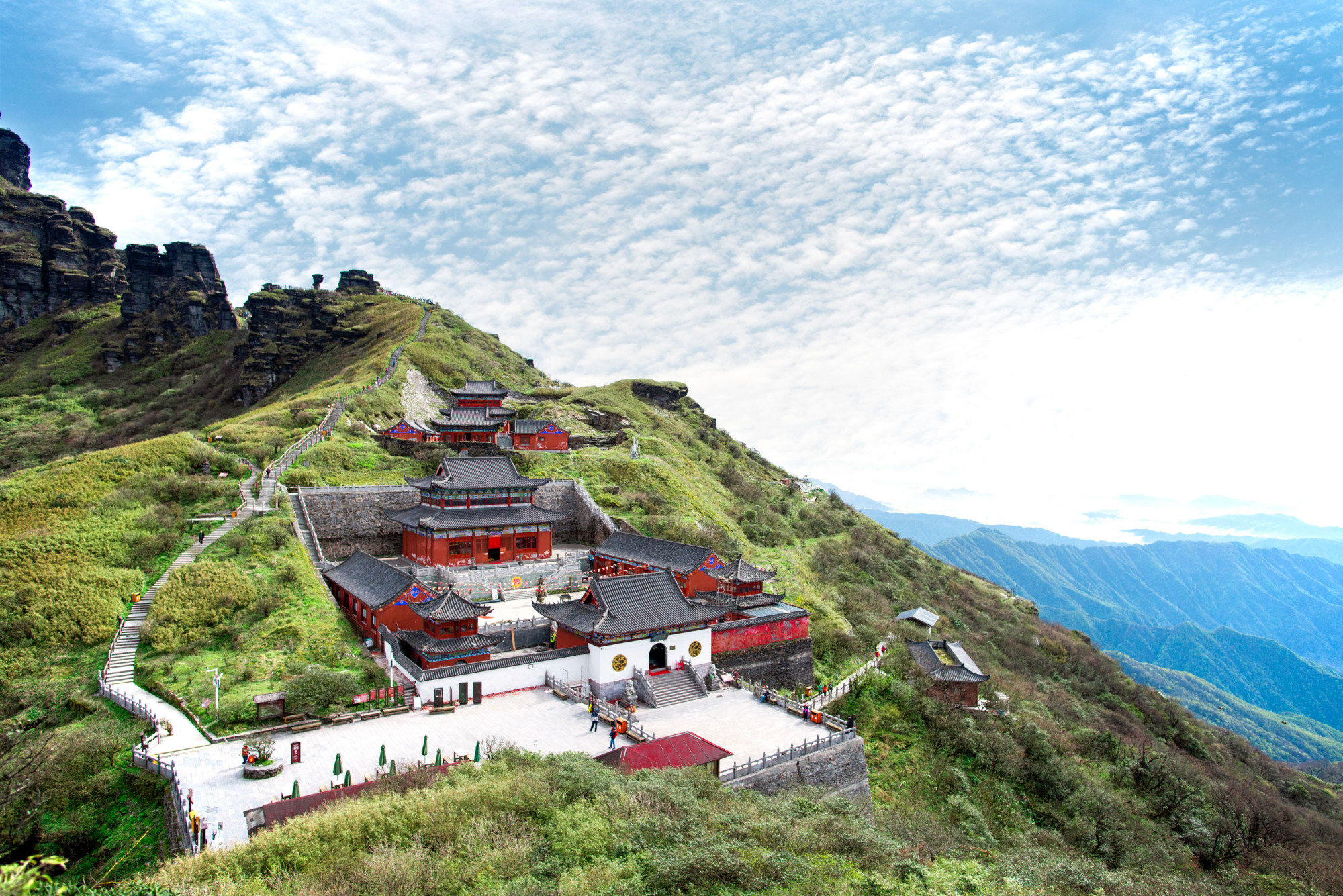 梵净山四大皇庵之一,历史悠久,位置优越|承恩寺|梵净山|寺庙_新浪新闻