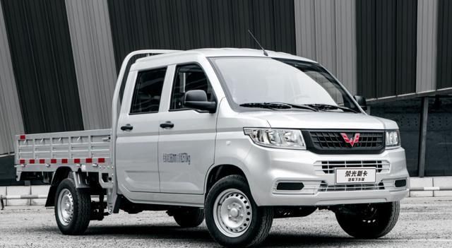 老百姓喜欢的车,五菱新车上市,可载5人可拉货搬家,仅需5万多