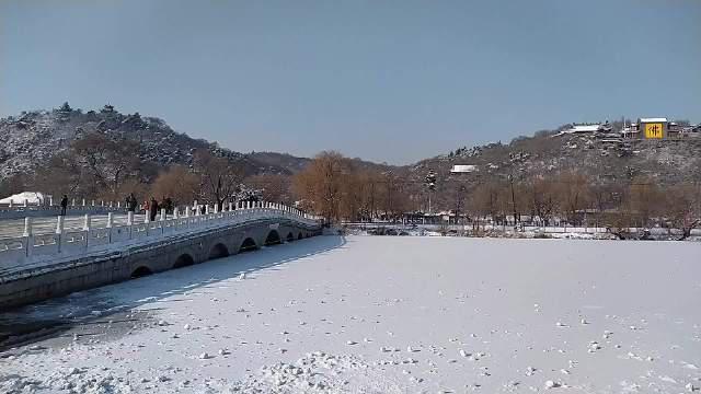 一场雪后,吉林北山冬韵十足,如山水墨画