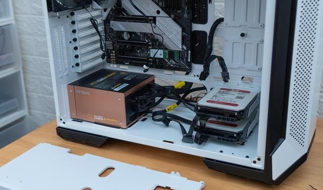 闲着无聊拆了一台安钛克1000w的电源6800xt无压力