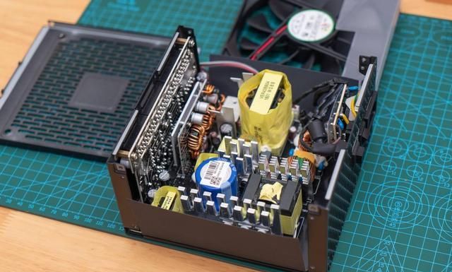 闲着无聊拆了一台安钛克1000w的电源6800xt无压力