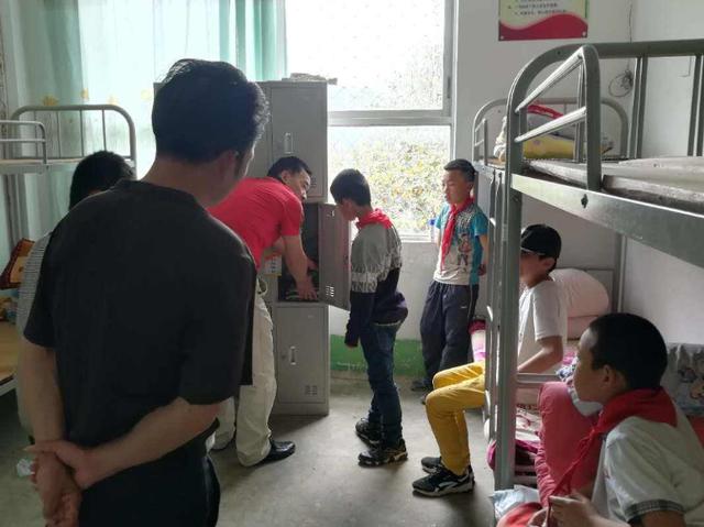 小学就让孩子上寄宿学校合适吗?