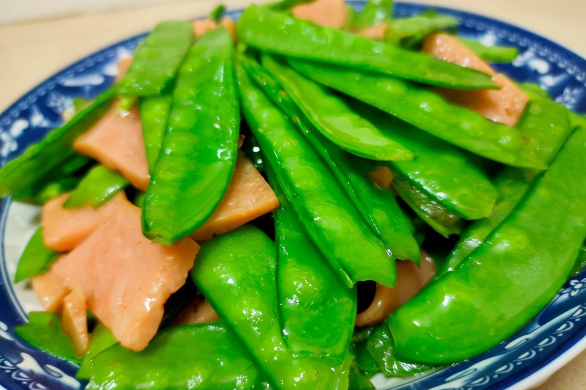 荷兰豆炒火腿肠还有点小清新的感觉