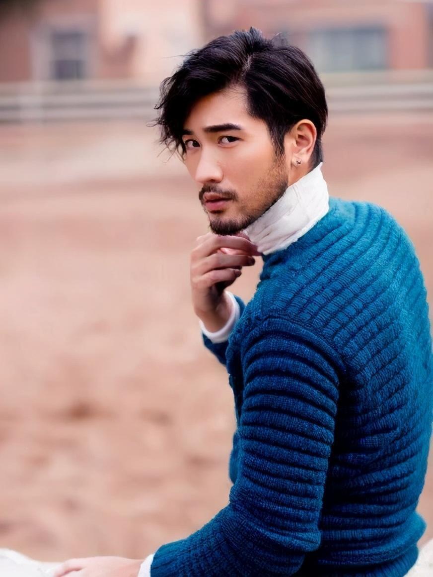 曾经他们可以说是好朋友,但高以翔身边的人频繁取关bella就已经说明了