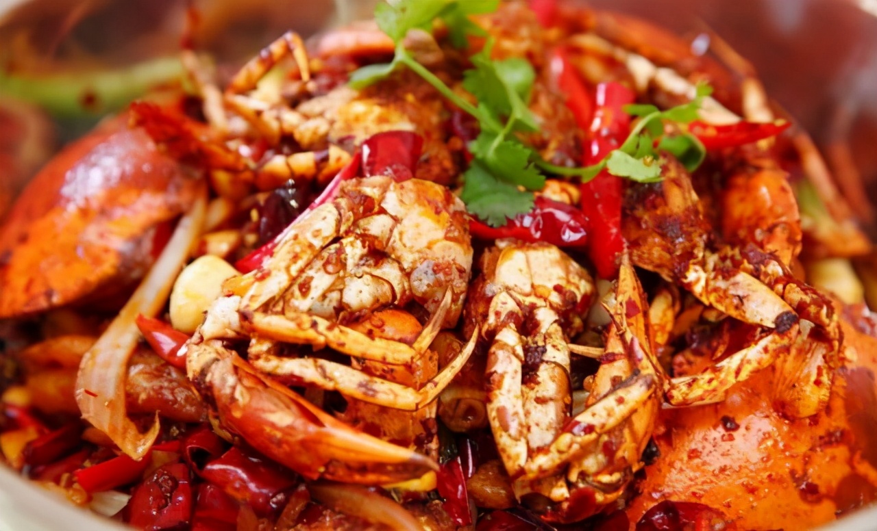 吃货怎么能不会做香辣蟹?大厨教你,简单三步,螃蟹香辣超过瘾