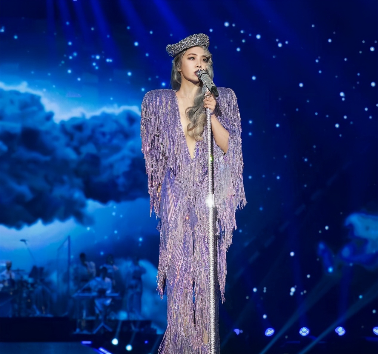 蔡依林巡演重启,精美舞台造型惊艳全程,歌好人美还说40岁真好