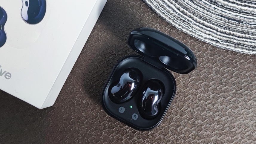 连续使用十天我为什么用完美来形容三星galaxybudslive