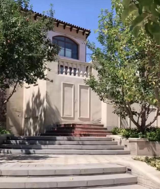 功夫巨星李连杰的豪宅,装修奢华价值不菲,却被说像"养生会所"