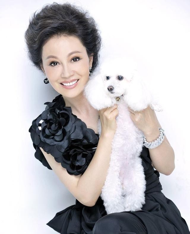 导演尤小刚结婚离婚三次,他的前妻是田歌和邬倩倩