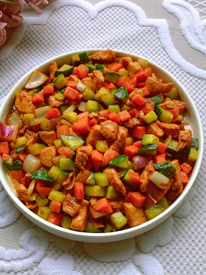 大厨教你宫保鸡丁的家常做法鸡丁鲜嫩太香了看着就有食欲