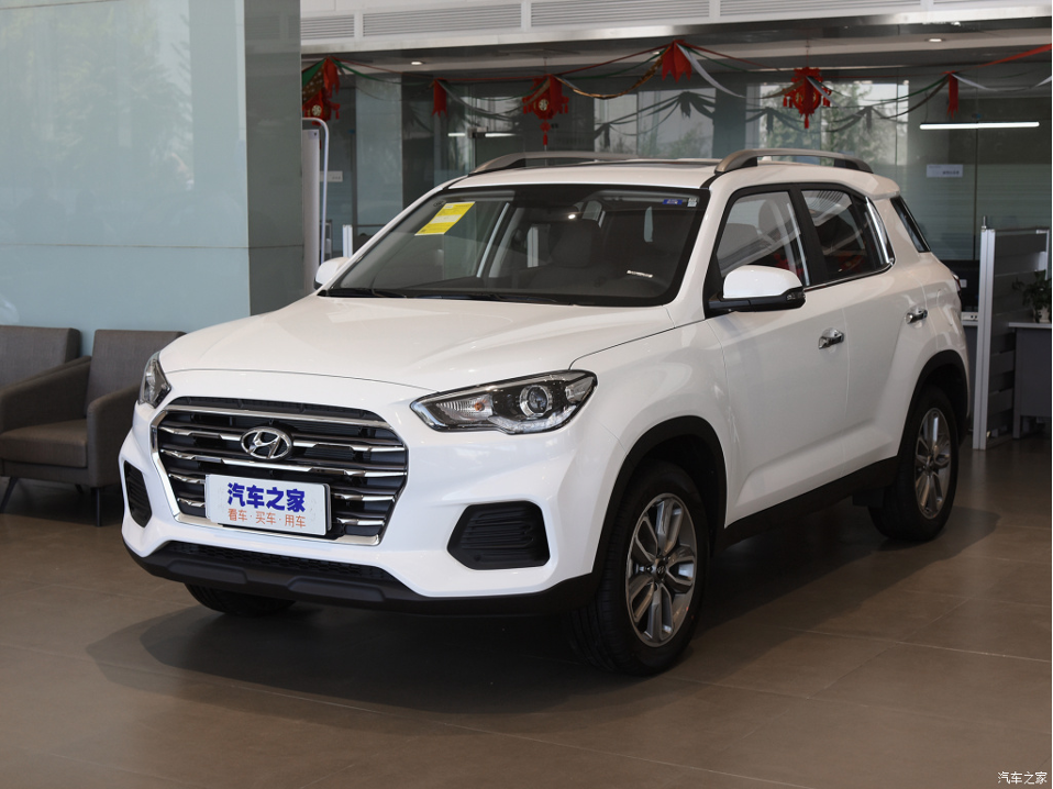 北京现代ix35的外观有着比较独到的设计风格,整体呈现出一种大气而又