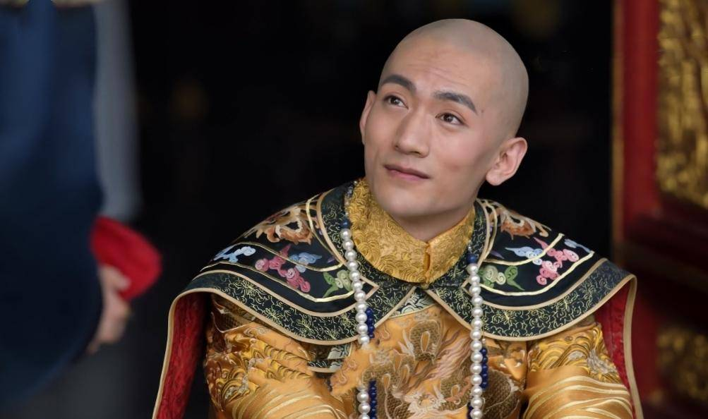 随后该剧的男二张天阳也成为了众矢之的,原因则是网友们认为张天阳